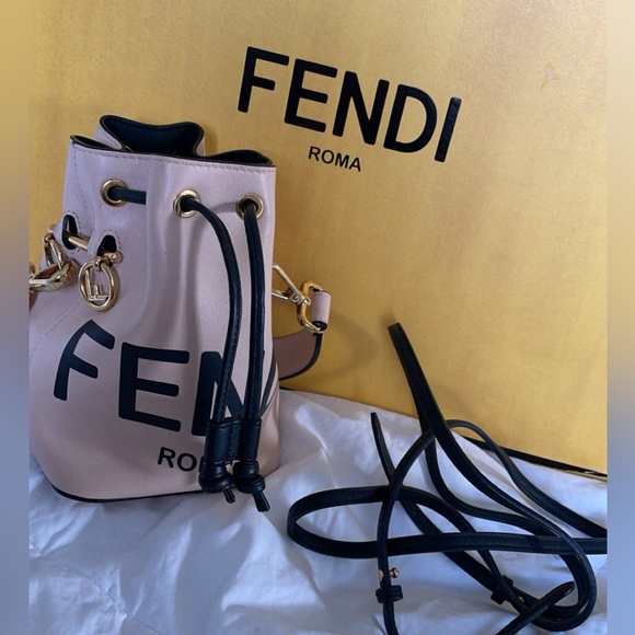 Mon Tresor Fendi - Picture 1 of 6